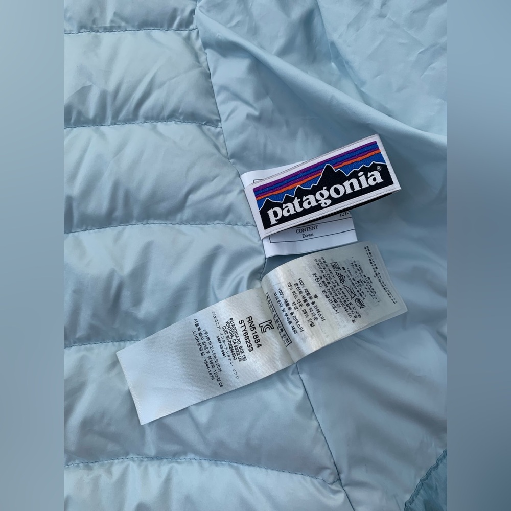 Patagonia Size XL, 14, Light Blue Down Sweater Puffer Coat - Picture 10 of 10